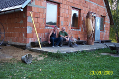 20. 9. 2009 - Krátký odpočinek po dokončené práci - betonáži